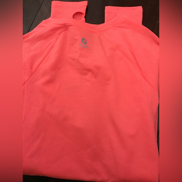 Oiselle Flyout Long Sleeve Running Training Tee
Size XS (0, 2) in Snap - Picture 5 of 10